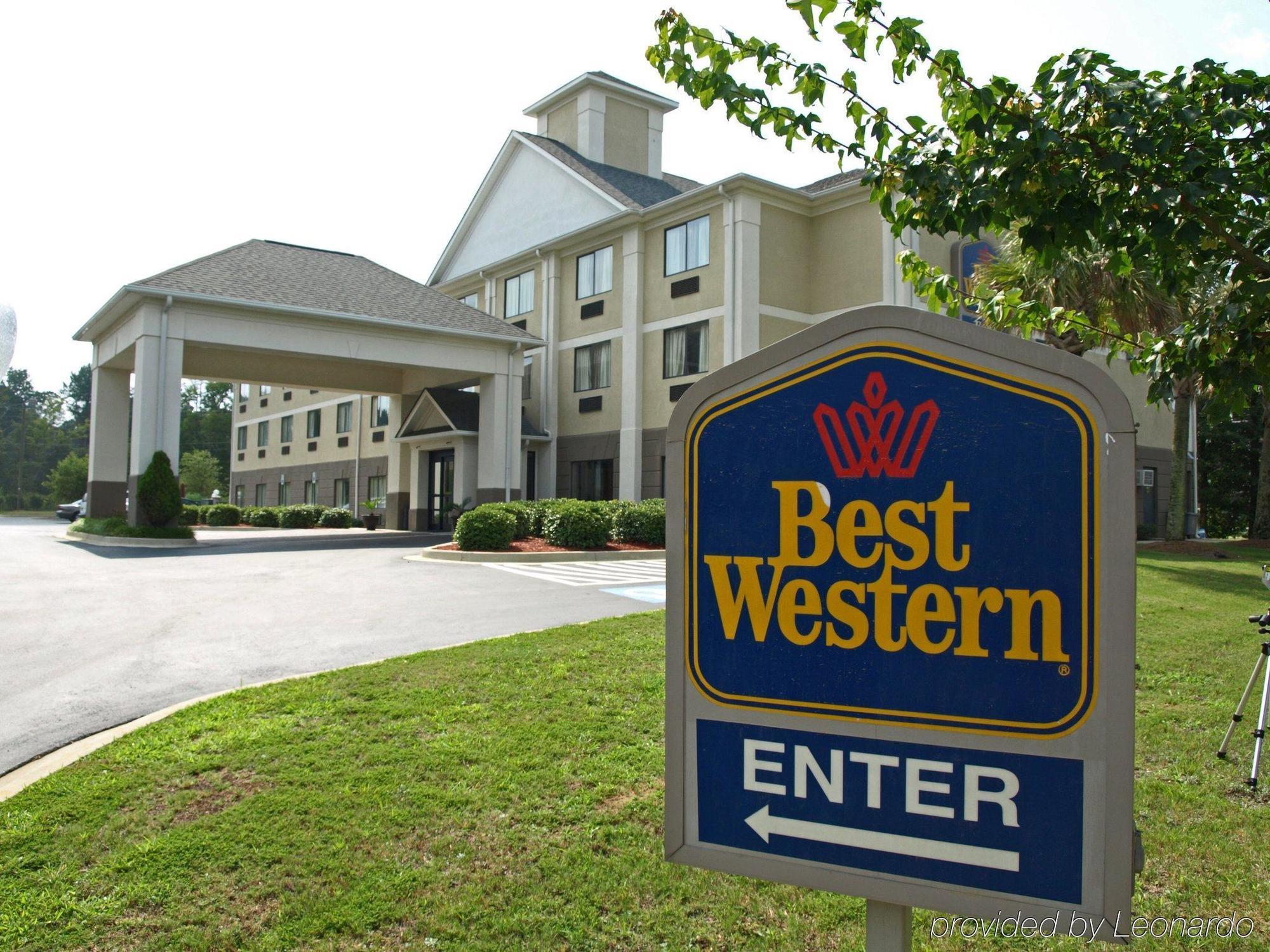 Baymont By Wyndham Columbia Fort Jackson Exterior photo